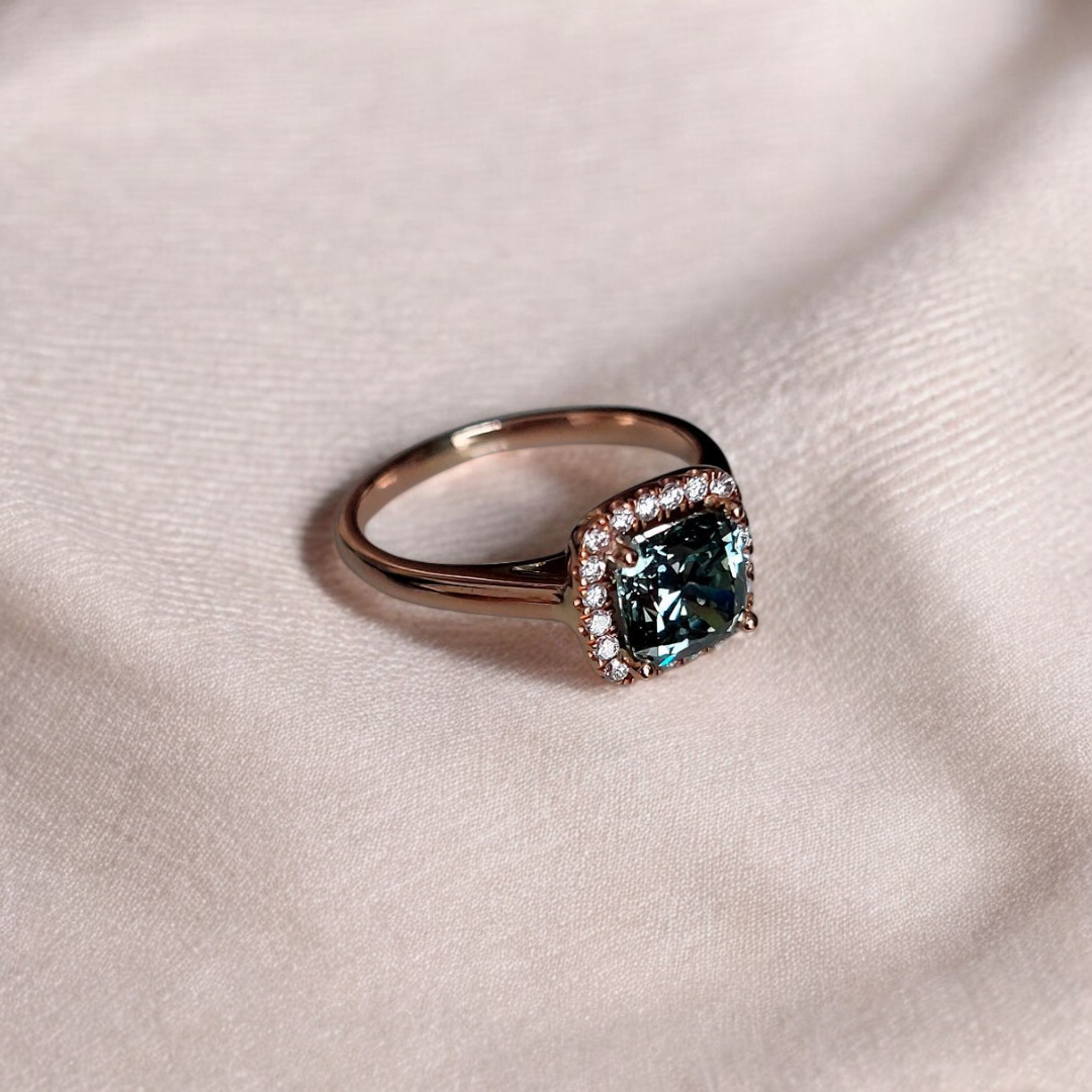 Green Diamond - Halo Solitaire